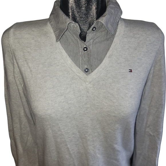 Tommy Hilfiger Pale Gray V-Neck Sweater with Faux Attached Shirt M - Picture 2 of 6